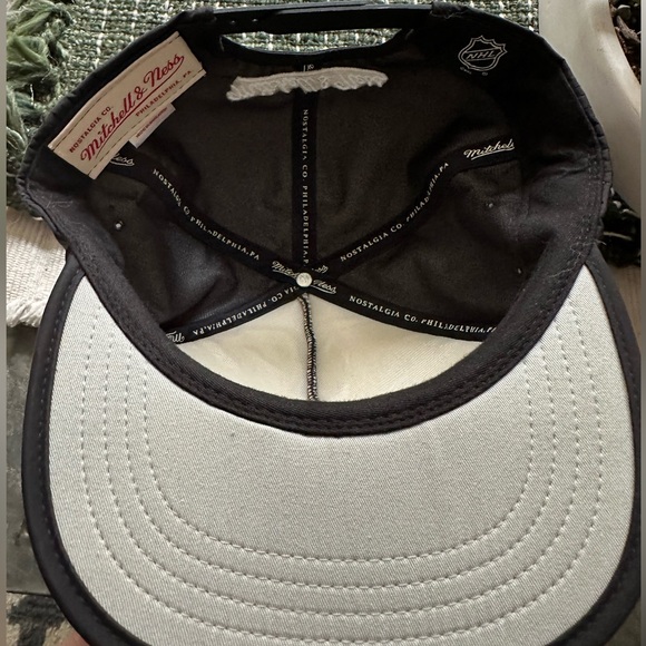 Vancouver Canucks SnapBack Hat 🏒 - Picture 3 of 3